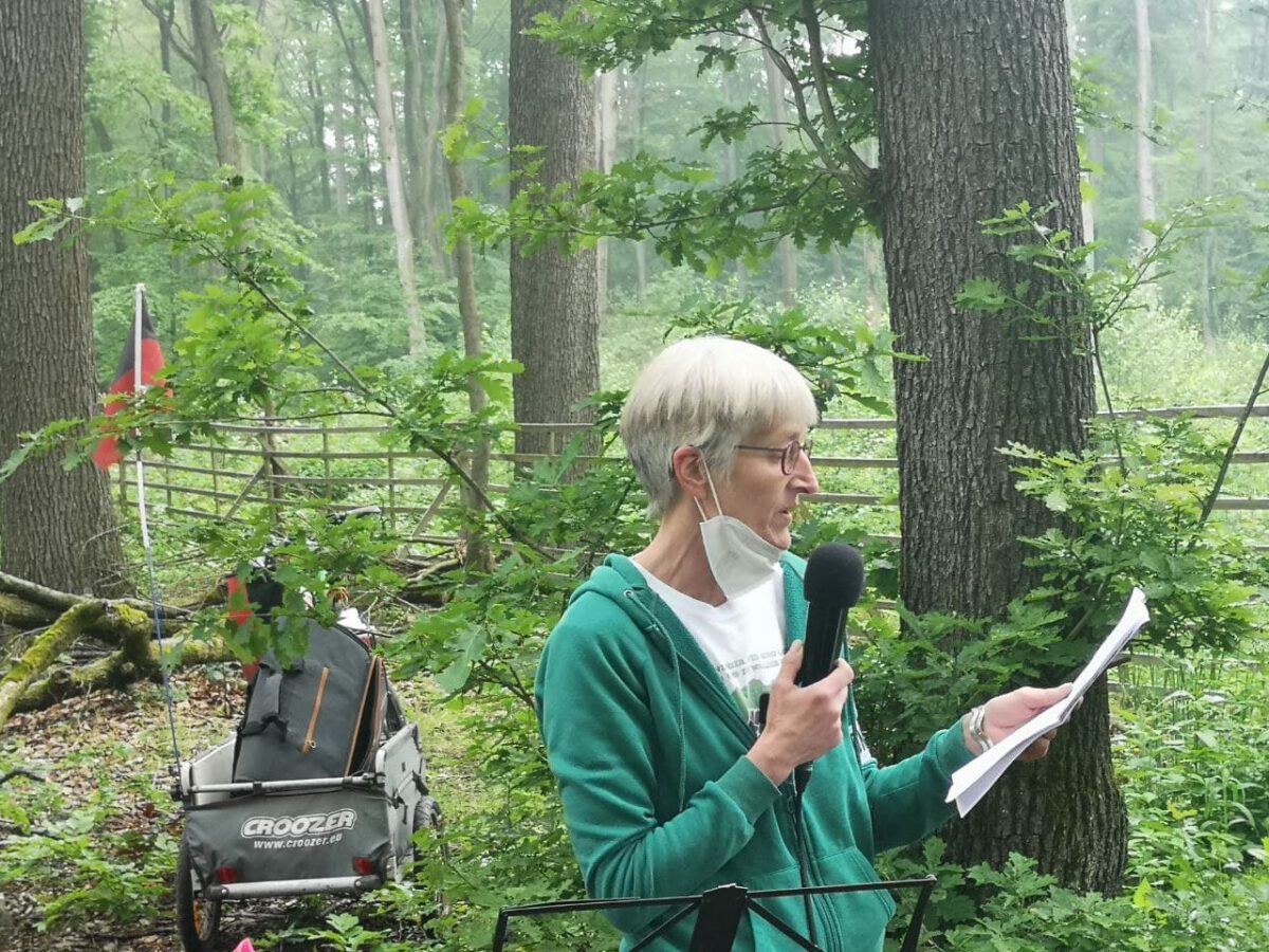 Kundgebung im von Rodung bedrohten Osterholz Wald 06.06.2021